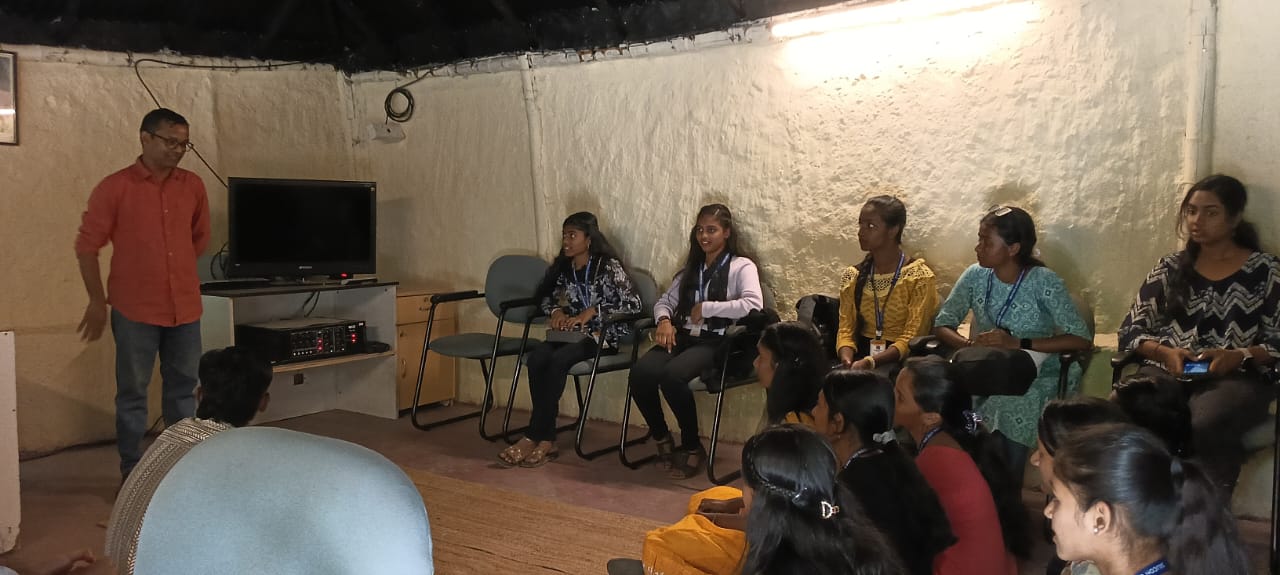 Empowerment-focused city exploration program for girls