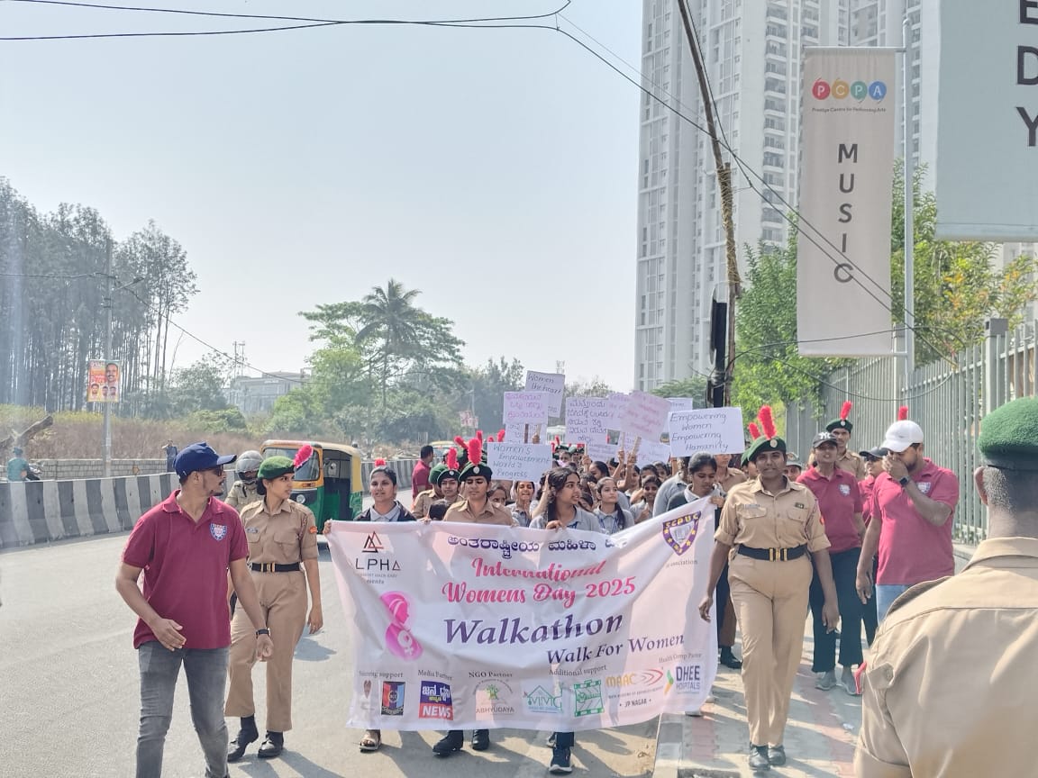 Crowd participation in Women’s Day empowerment march